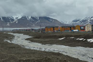 Melt waters in Longyearbyen / Longyearbyen, the main settlement in Svalbard